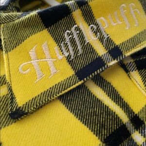 NEW Hufflepuff Plaid Shirt - M - Brand: Cakeworthy